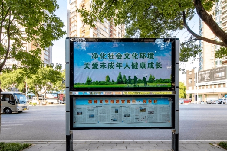 成都广告香蕉视频一级片外墙广告灯箱的形式和安装方法